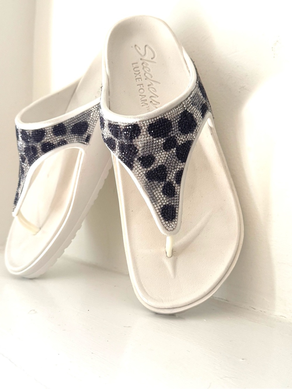 Skechers White Thong Sandals with Black Beaded Leopard Accents